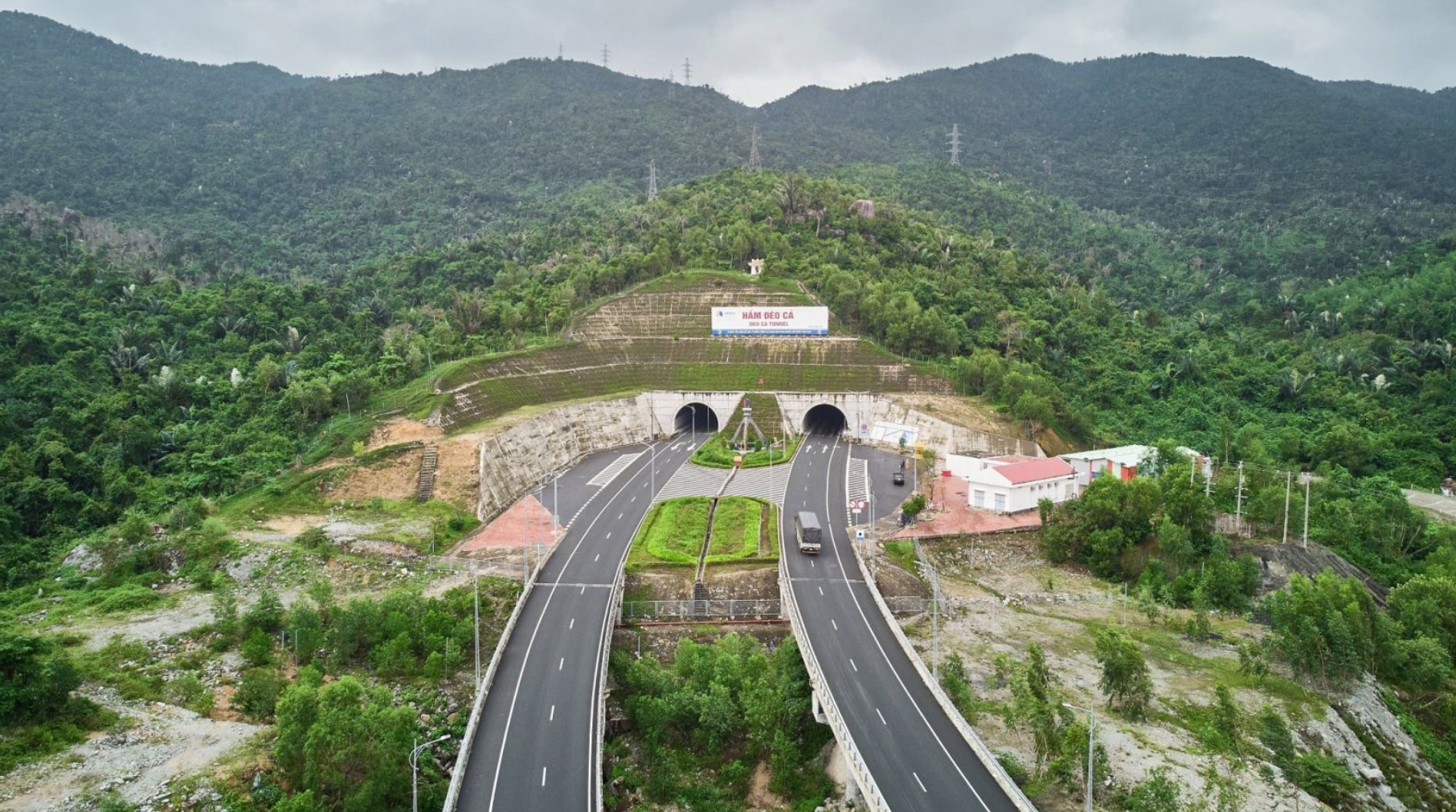 Hầm đường bộ Đèo Cả