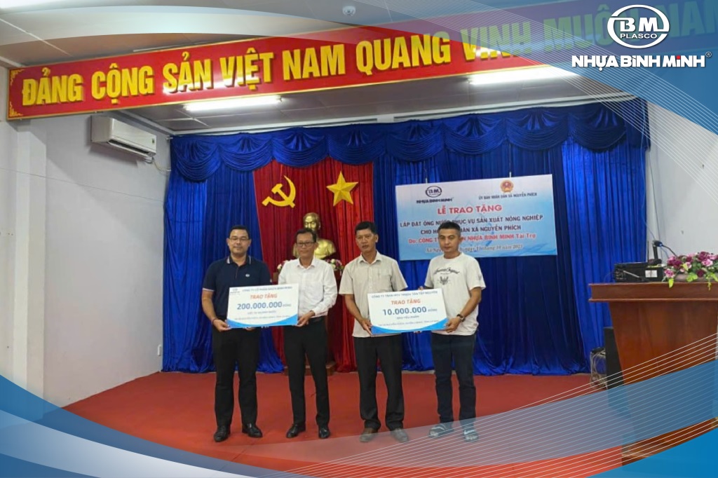 Nhựa Bình Minh tài trợ ống PVC-U và sản phẩm tưới tiêu cho người dân xã Nguyễn Phích, huyện U Minh, tỉnh Cà Mau.