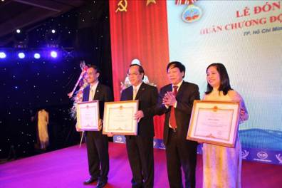 Nhựa Bình Minh Đón Nhận Huân Chương Độc Lập Hạng Nhì - Kỷ Niệm 35 Năm Ngày Thành Lập Công ty