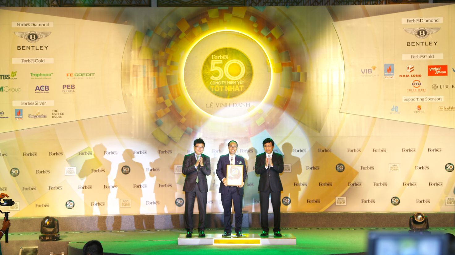 NHỰA BÌNH MINH ĐƯỢC VINH DANH TOP 50 CÔNG TY NIÊM YẾT TỐT NHẤT VIỆT NAM NĂM 2018