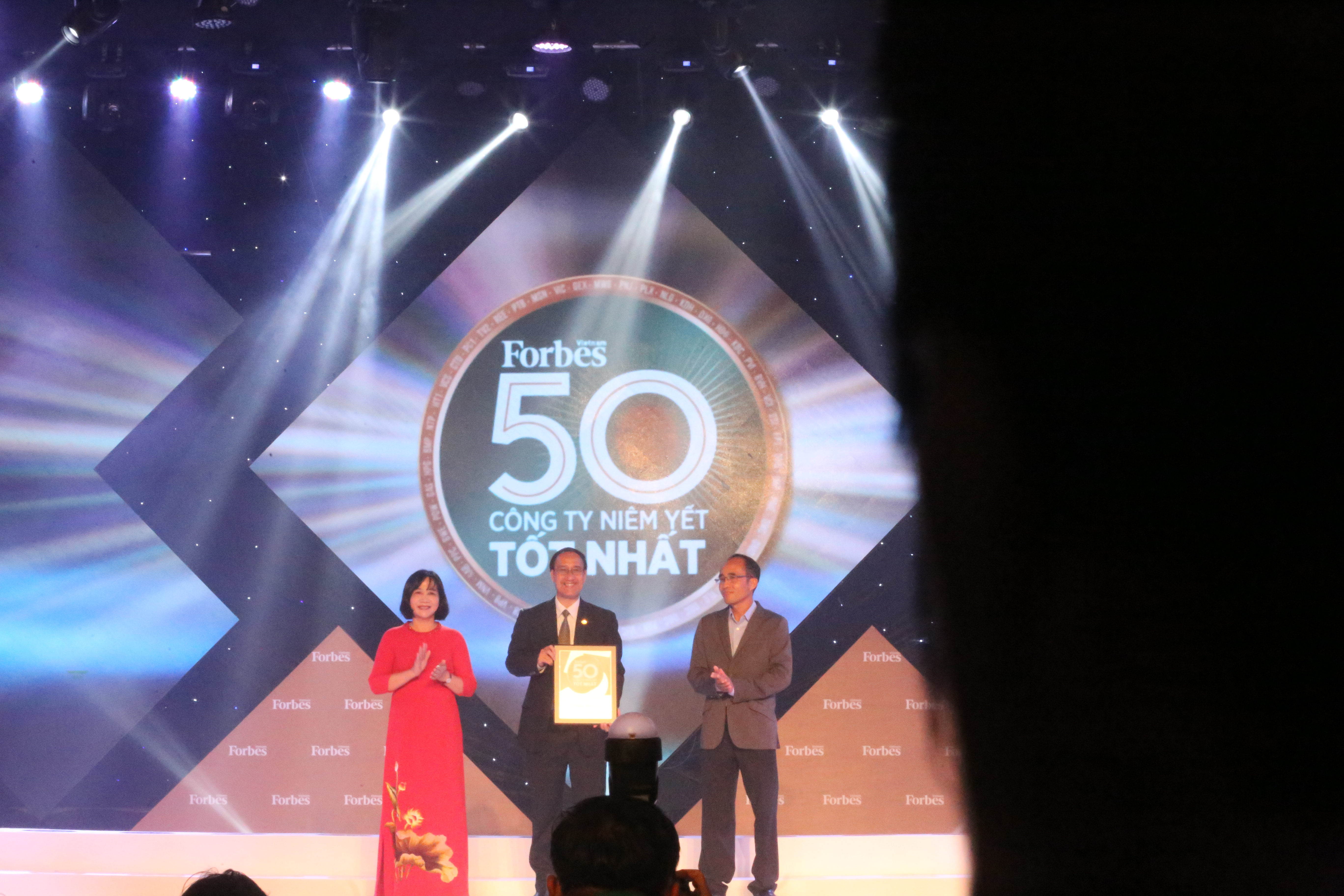 NHỰA BÌNH MINH ĐƯỢC XẾP HẠNG TRONG DANH SÁCH 50 CÔNG TY NIÊM YẾT TỐT NHẤT