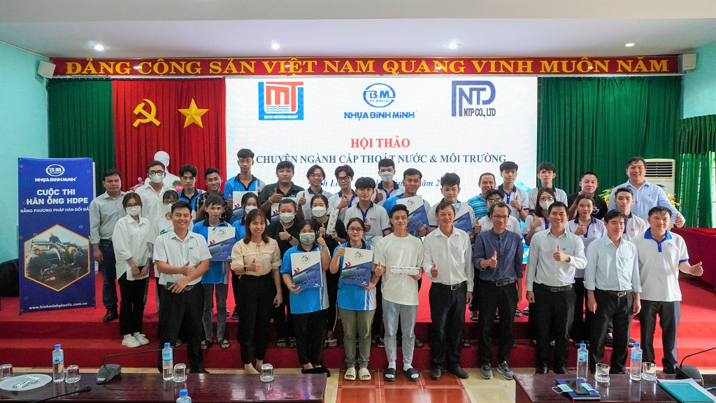 BINH MINH PLASTICS ORGANIZES HDPE PIPE WELDING COMPETITION FOR STUDENTS OF MIEN TAY CONSTRUCTION UNIVERSITY