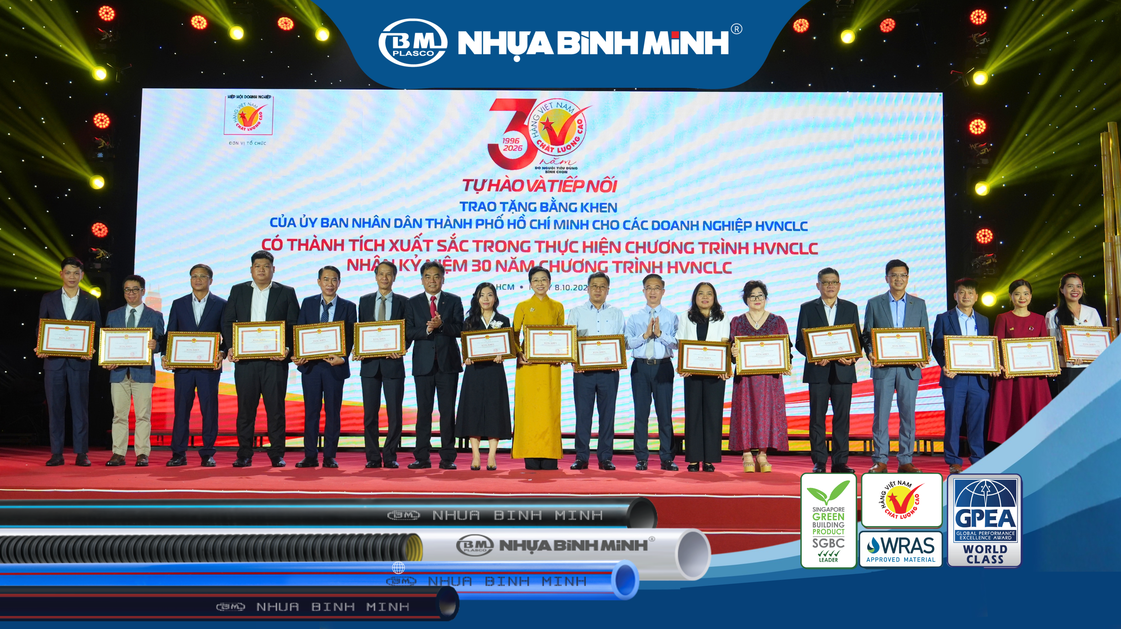 Nhựa Bình Minh đón nhận bằng khen của UBND TP. HCM, ghi dấu hành trình 30 năm hàng Việt Nam chất lượng cao.